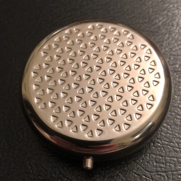 Vintage Round Pill Case 3-Day Stainless Engraved Rose Gold Angel Design - #416 - Picture 5 of 11